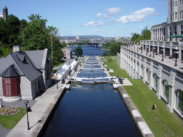 Rideau Canal - Open Book Explorer Tours