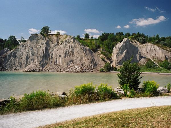 Cathedral Bluffs - Open Book Explorer Tours